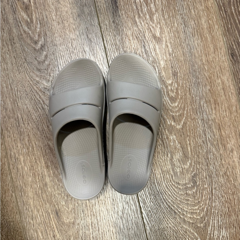 OOFOS Women's Tan Comfort Slippers - Picture 2 of 3